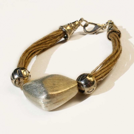 Bracelet ethique en lin et bijou naturel artisanal