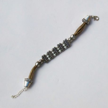 Bracelet ethnique chic en lin Amandier