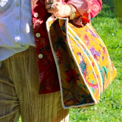 Grand sac XXL en velours fleuri jaune